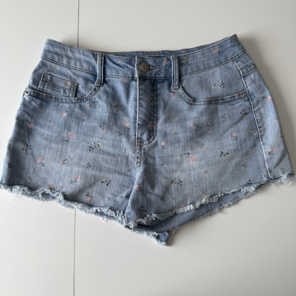 Wild Fable Junior Women's Floral Blue Denim Shorts‎ Size 2 Raw Hem Cut Off